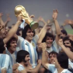 Cầu thủ Argentina nâng cao chiếc cúp World Cup 1978