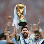 Lionel Messi nâng cao cúp vô địch World Cup 2022 tại Qatar