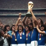 Italia vô địch World Cup 1982: Hình ảnh đội tuyển Italia nâng cao chiếc cúp vàng danh giá