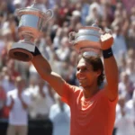 Rafael Nadal nâng cao chiếc cúp vô địch Madrid Open 2010