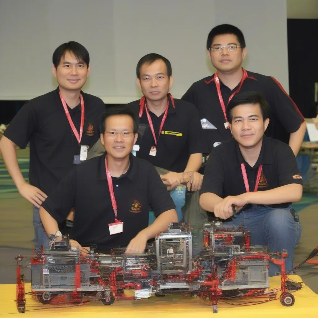 Hình ảnh ban huấn luyện đội tuyển Việt Nam Robocon 2010