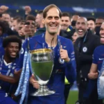 Thomas Tuchel nâng cao chiếc cúp Champions League 2021