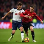 Cầu thủ MU và Tottenham đối đầu kịch liệt