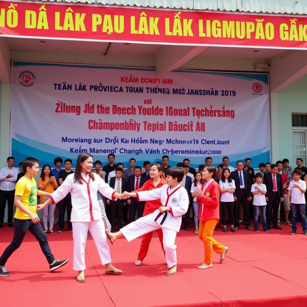 Lễ khai mạc giải vô địch trẻ Vovinam tỉnh Đắk Lắk 2019 với sự tham gia của các võ sĩ nhí và đại biểu